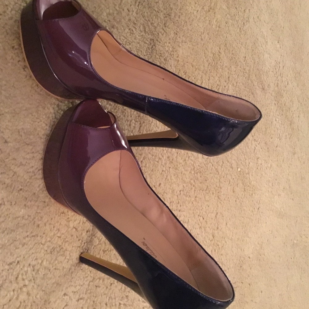 Heels - Picture 2 of 2